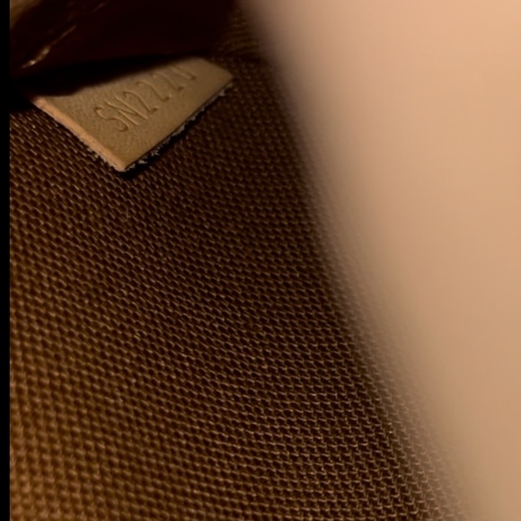 Louis Vuitton Alma BB - Picture 7 of 11